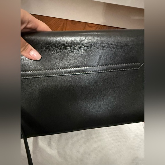 GIVENCHY GV3 Medium Black Smooth Leather & Suede
Shoulder Bag - Picture 16 of 16